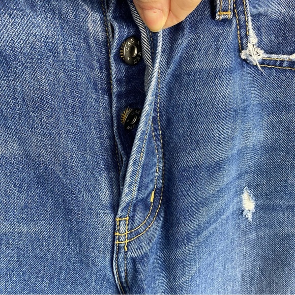 Carmar Button Fly Distressed Jeans Raw Hem Womens Size 28 High Rise Straight - Picture 6 of 9